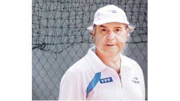 ámbito.com | «Tito» Vázquez mantiene la incógnita sobre el equipo para enfrentar a Rumania. El capitán no lo develará hasta mañana, cuando se realice el sorteo.