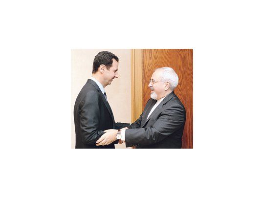 El dictador sirio, Bashar al Asad, recibió ayer en Damasco el apoyo de Irán, representado por el canciller Mohamed Javad Zarif. En la reunión, Al Asad arremetió con dureza contra la influencia saudita sobre los rebeldes yihadistas que combaten a su régimen.