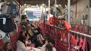 El vuelo humanitario de la Fuerza Aérea Uruguaya también traerá de vuelta a argentinos, españoles y peruanos.