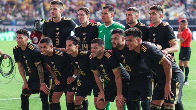La formación inicial de la Seección Mexicana que fue goleada ante Colombia. Para el amistoso ante Ecuador del martes 14 de octubre habrá cambios,.