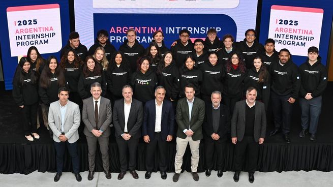 Nicolás Schlichter (Franuí); Andrea Previtali (Tenaris Cono Sur); Javier Martínez Álvarez (Grupo Techint); Marcos Bulgheroni (PAE); Hugo Eurnekian (CGC); Gustavo Galambos (Honeywell Argentina) y Leonardo Deccechis (Aconcagua Energía y Servicios).