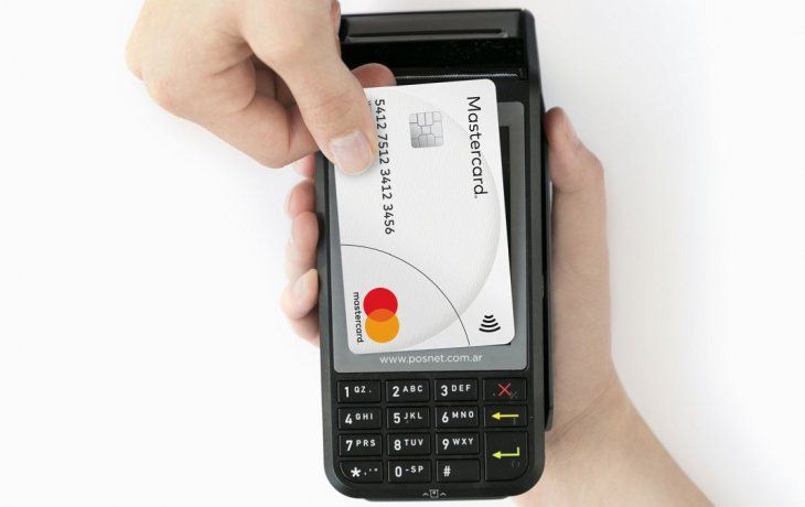 La tecnología Contactless permite realizar pagos de manera rápida, fácil y segura, simplemente acercando la tarjeta a la terminal, sin necesidad de entregársela al cajero ni firmar comprobantes, en las compras de hasta $2.000. 