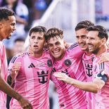 Messi lideró a Inter Miami en la final y el equipo de Mascherano levantó por primera vez el título de la MLS tras vencer 3-1 a Vancouver Whitecaps. Messi lideró a Inter Miami en la final y el equipo de Mascherano levantó por primera vez el título de la MLS tras vencer 3-1 a Vancouver Whitecaps.
