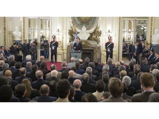 Mauricio Macri se reunió con empresarios para mantener empleos.