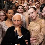 El emporio nombró a su nuevo CEO, a más de un mes del fallecimiento de Giorgio Armani. El emporio nombró a su nuevo CEO, a más de un mes del fallecimiento de Giorgio Armani.