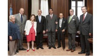 Jorge Capitanich junto a los miembros de la Corte Suprema.