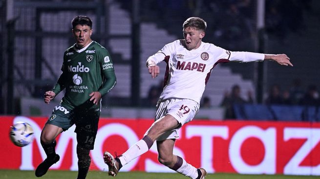 Sarmiento recibió a Lanús y por primera vez el VAR fue comunicado en vivo a todo el estadio.