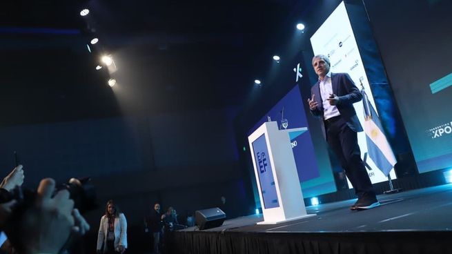 Luis Caputo anunció cuáles serán las empresas que provatizarán de cara a fin de año.