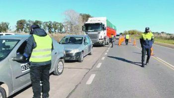 Operativos. La Municipalidad endureció los controles en los accesos a la ciudad para evitar el ingreso de personas que escapen a la cuarentena.