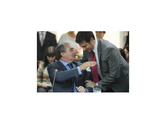 El flamante presidente del Consejo de la Magistratura, Alejandro Sánchez Freytes saluda al secretario de Justicia, Julián Álvarez.