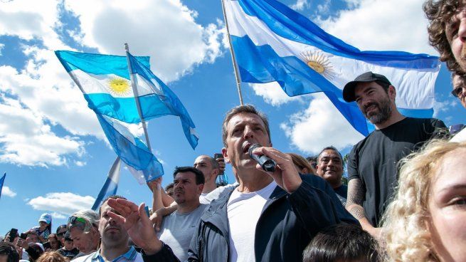 Sergio Massa habló en San Fernando en su recorrida de campaña.