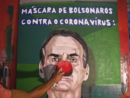 Una pintada contra Bolsonaro en Brasil.