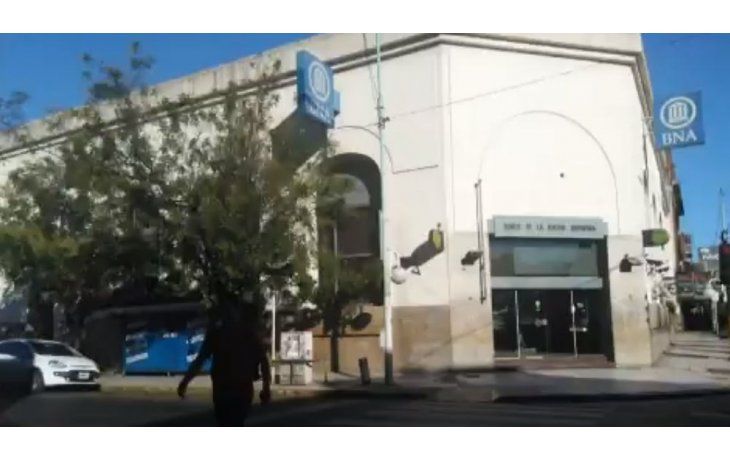 La sucursal del Banco Nación se ubica en Rivadavia y 9 de Julio