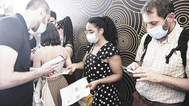 Estrategia. “El pasaporte sanitario lo que busca es que nos cuidemos entre todos; poner en relevancia lo que significa completar los esquemas de vacunación”, aseguró ayer la ministra de Salud, Carla Vizzotti.