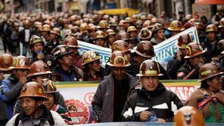 Los sindicatos mineros de Bolivia se sumaron a las movilizaciones contra la quita de subvenciones a los combustibles.
