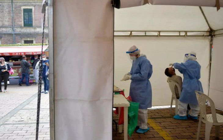 Uno de cada tres test realizados por el gobierno de Bogot&aacute; dio positivo.