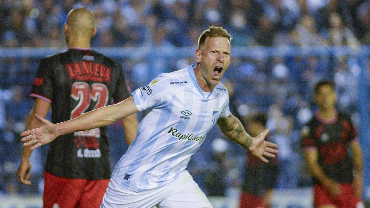 Dreaming big is allowed: Atlético Tucumán thrashed and got more distance at the top