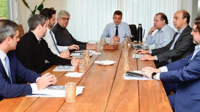FMI. Llegada la comitiva argentina a EEUU se espera una ardua semana de trabajo.