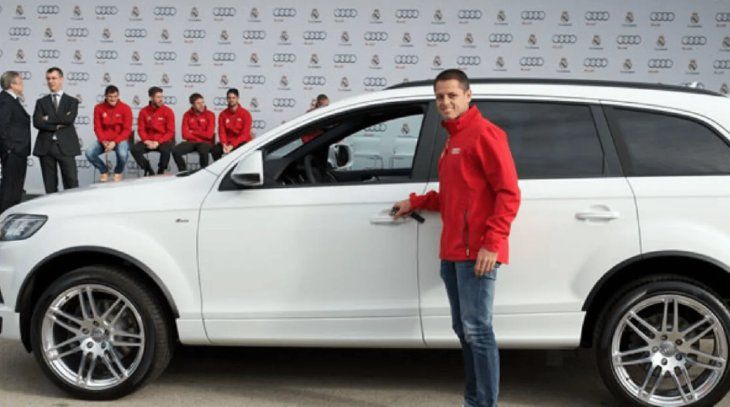 ElAudi Q7 de Chicharito tiene todos los lujos que se pueda imaginar. Su costo: u$s105 mil. ElAudi Q7 de Chicharito tiene todos los lujos que se pueda imaginar. Su costo: u$s105 mil.