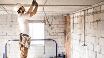 Este trabajo no consiste sólo en cambiar muebles, sino en renovar la construcción.