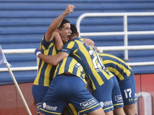 Rosario Central y Vélez empatan por la Liga Profesional de Fútbol.