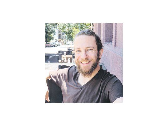 Federico Levín: “Mis personajes han vivido la violencia del marginado, del linyera, del ser casi invisible, la del obeso que debe mirarse hacia adentro para escapar de cómo lo miran”.