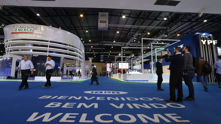La Exposición Internacional del Petróleo y del Gas se realizará del 8 al 11 de Septiembre 2025 de 13 a 20 hs. en La Rural Predio Ferial de Buenos Aires. Los accesos habilitados son por Av. Sarmiento 2704 y Cerviño 4476.