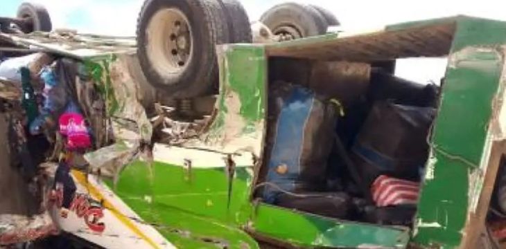 Así quedó el micro que volcó en Bolivia y se cobró la vida de 19 pasajeros. Así quedó el micro que volcó en Bolivia y se cobró la vida de 19 pasajeros.