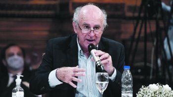 Parrilli acusó al macrismo de buscar esconder el fracaso de la toma de deuda con el FMI.