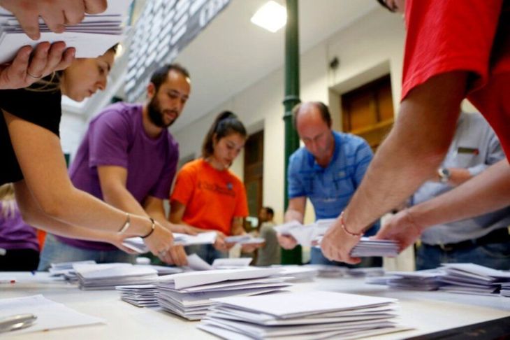 La Franja Morada sigue aumentando su influencia en el estudiantado universitario. La Franja Morada sigue aumentando su influencia en el estudiantado universitario.