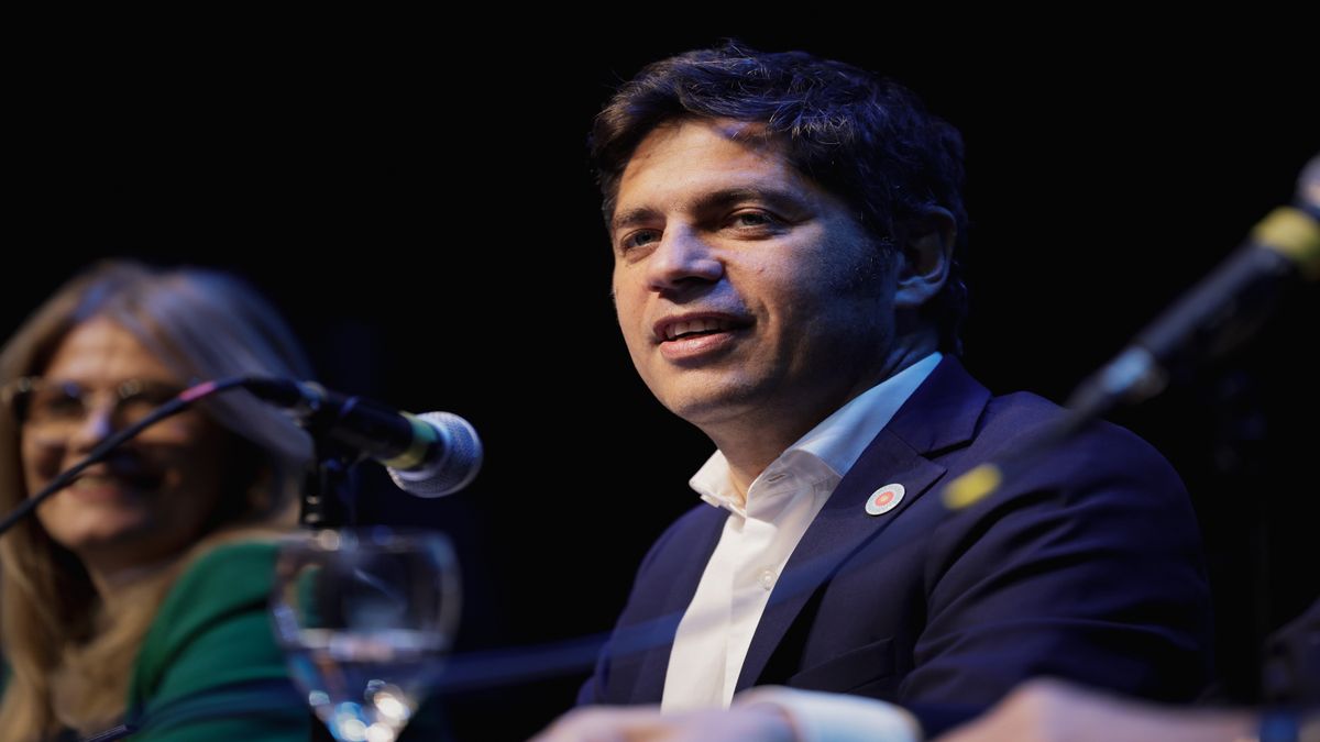 Axel Kicillof encabezó un acto del PJ, le abrió la puerta a una interna con Sergio Uñac y apuesta a polarizar con Javier Milei