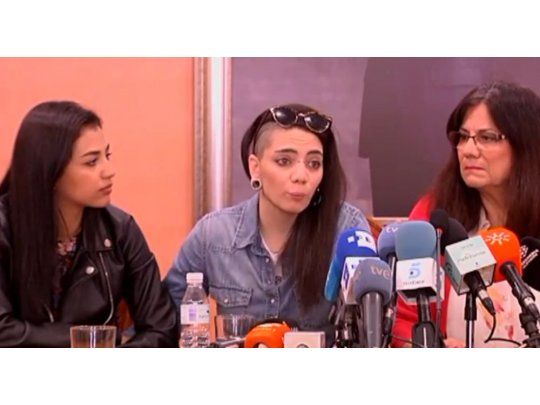 La argentina detenida junto a su novia egipcia en Turquía llegó a España y detalló su odisea