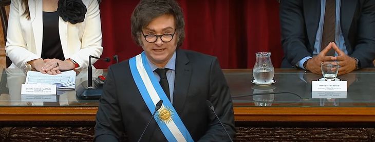 Javier Milei asegur&oacute; que "Argentina se pone de pie"