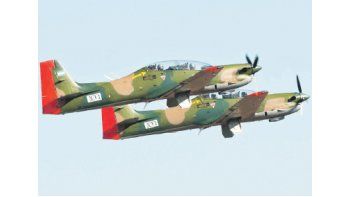 Tucanos. En 1987 la Fuerza Aérea compró 30 Tucanos fabricados por la brasileña Embraer. Hay una decena operativos en la actualidad, mientras que el resto podría recuperarse con una importante inversión en repuestos.