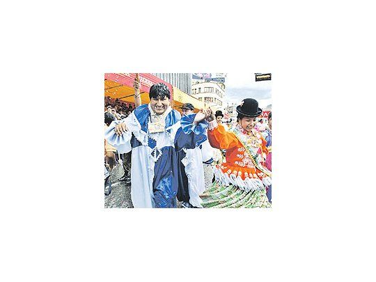 Evo Morales participó del carnaval