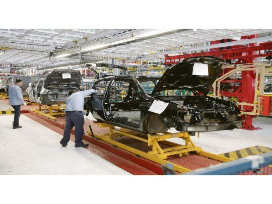 Santa Isabel. La planta que Renault tiene en Córdoba suspendió la producción de vehículos hasta nuevo aviso. La medida afecta a 1.500 obreros.