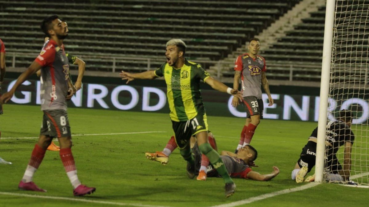 Aldosivi goleó y consiguió su primer triunfo