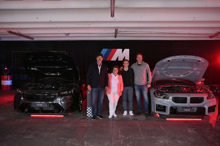 Federico Álvarez Castillo, Ivana Dip, CEO de BMW Group Argentina; Leandro Larregina, Gerente de Ventas y Desarrollo de Red de BMW Group Argentina y Santiago Garrahan, representante del equipo de polo La Zeta Kazak team. Federico Álvarez Castillo, Ivana Dip, CEO de BMW Group Argentina; Leandro Larregina, Gerente de Ventas y Desarrollo de Red de BMW Group Argentina y Santiago Garrahan, representante del equipo de polo La Zeta Kazak team.