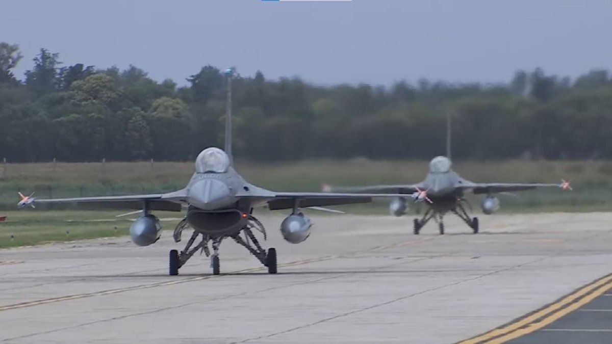 En la presentacin de los F-16, Javier Milei despidi a Luis Petri: 