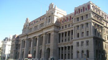 la corte anulo el fallo que declaro la imprescriptibilidad de los delitos de corrupcion