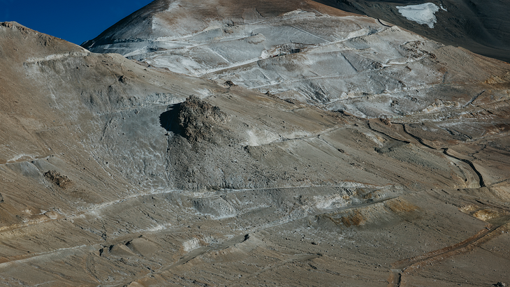 FIlo del Sol tiene un potencial de expansion al este, oeste, norte, sur y en profundidad, que podría extenderse más de 6 km en su eje longitudinal. FIlo del Sol tiene un potencial de expansion al este, oeste, norte, sur y en profundidad, que podría extenderse más de 6 km en su eje longitudinal.