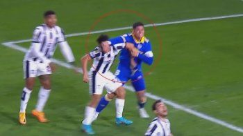 juega con otras reglas: la explicacion oficial de por que el var no expulso a marcos rojo