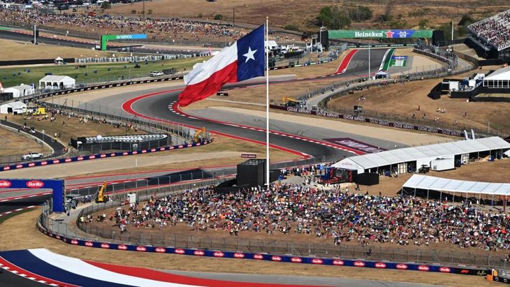 La pista de Texas, reconocida por su gran bandera en el circuito.