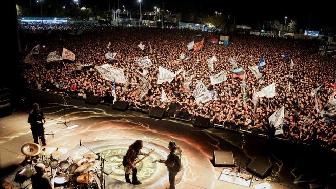 El evento congregó a más de 30.000 personas en el estacionamiento del Estadio Único Diego Armando Maradona.