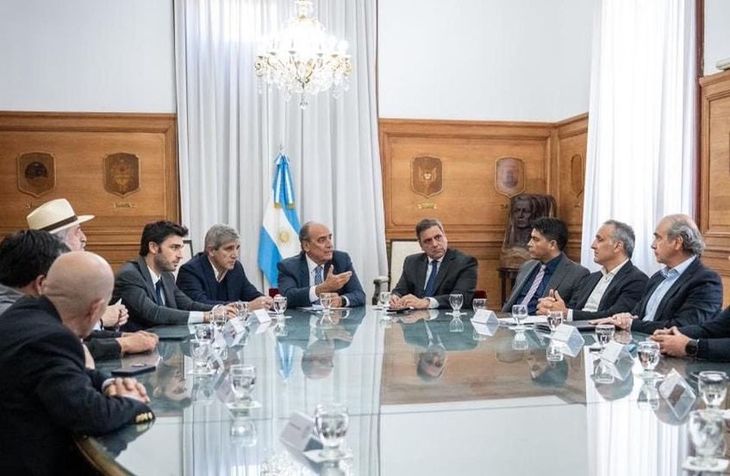 Guillermo Francos, Lisandro Catalán y Luis Caputo habían encabezado una reunión con los gobernadores Claudio Vidal e Ignacio Torres el jueves pasado.