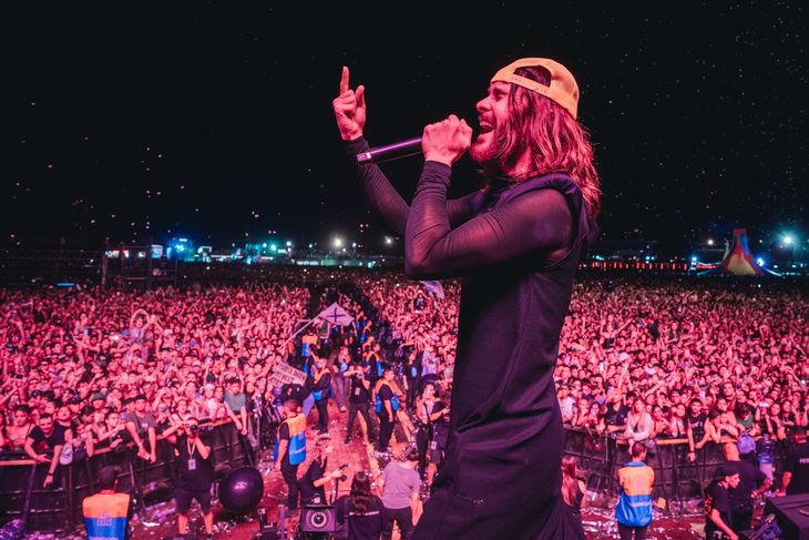 Jared Leto shone with his charisma on the Lollapalooza stage.