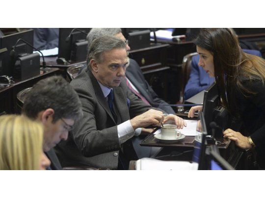 Senado: se cayó votación en rechazo a DNU de Macri por puertos patagónicos