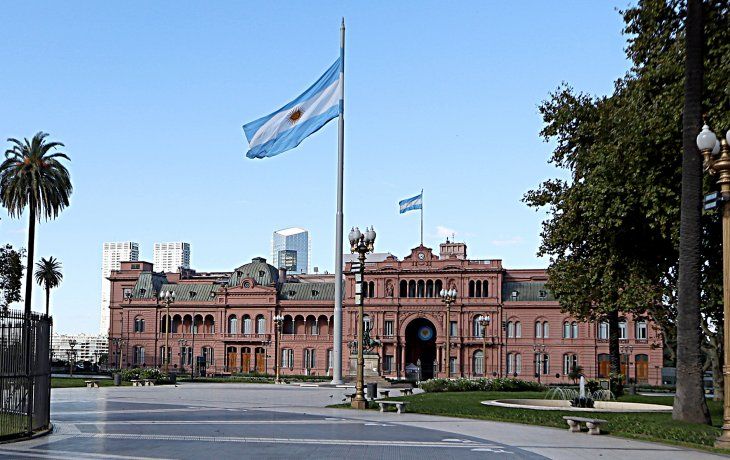A horas del primer vencimiento con el FMI, el Gobierno juega al hermetismo.