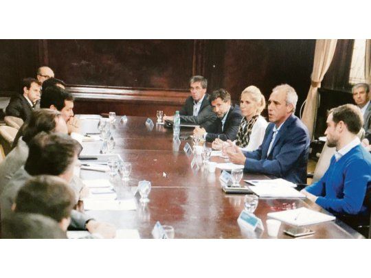 cara a cara. Caldarelli y Caballero (por la cartera de Interior) y Federico Braun (por Anses), los anfitriones ayer de la reunión con los ministros y subsecretarios de Hacienda de las provincias que no transfirieron su caja.