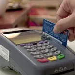 Las compras con tarjeta de artículos de primera necesidad son un síntoma de la problemática. Las compras con tarjeta de artículos de primera necesidad son un síntoma de la problemática.